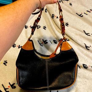 Dooney & B. Purse